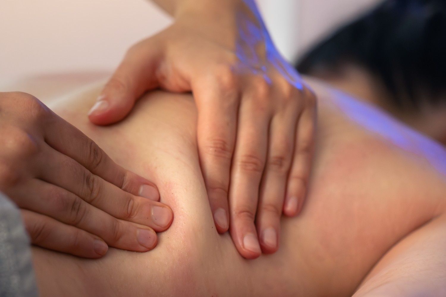 How Acupressure Helps Seasonal Allergies